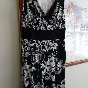 Ladies Size S Black/White Floral Knit Dress